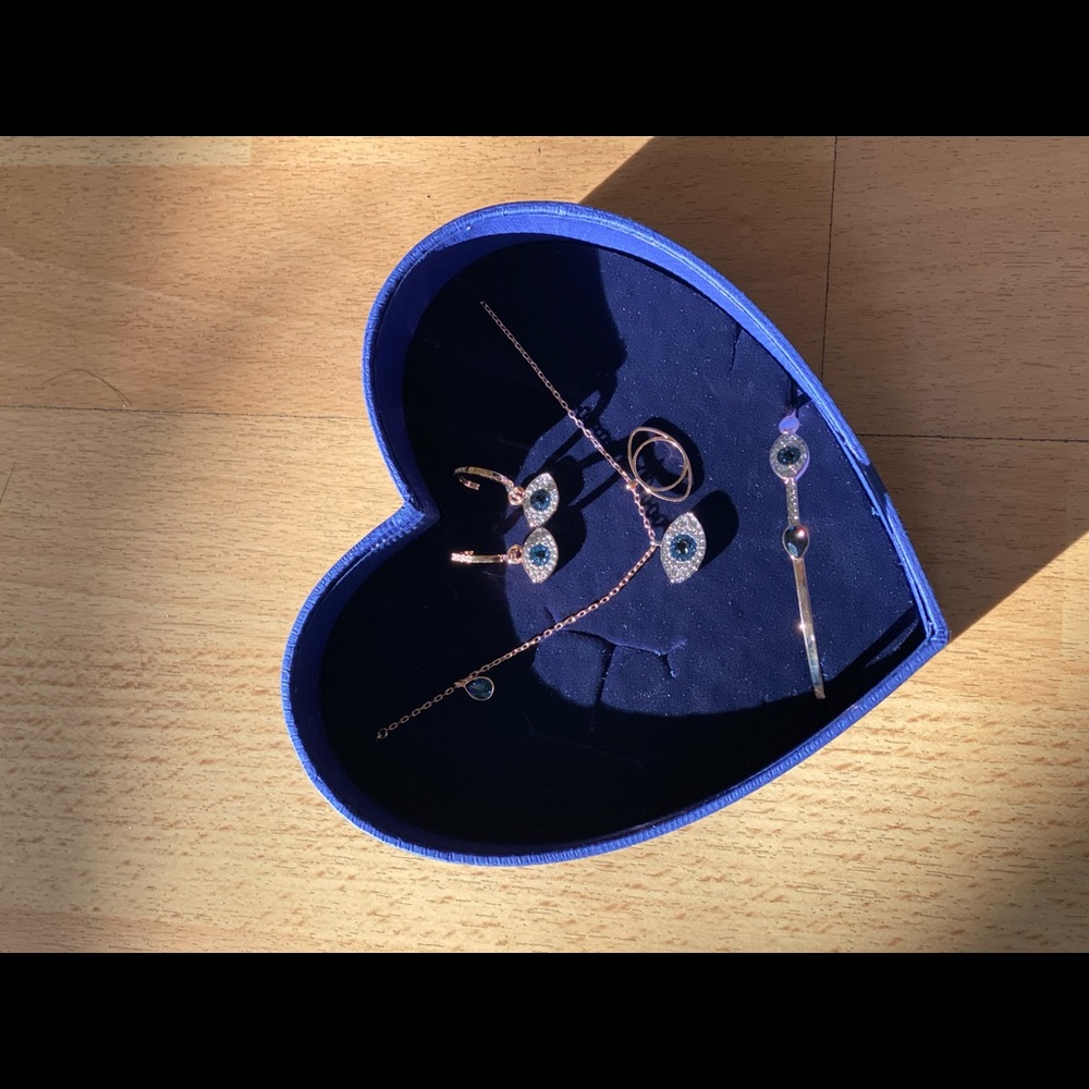 Pendent & earring & bracelet set